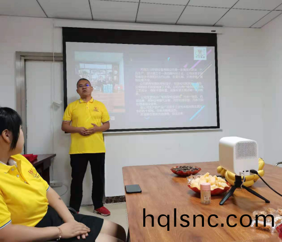 河南萬川環保(bao)設備有限(xian)公司2021年上(shang)半年錶(biao)彰大(da)會