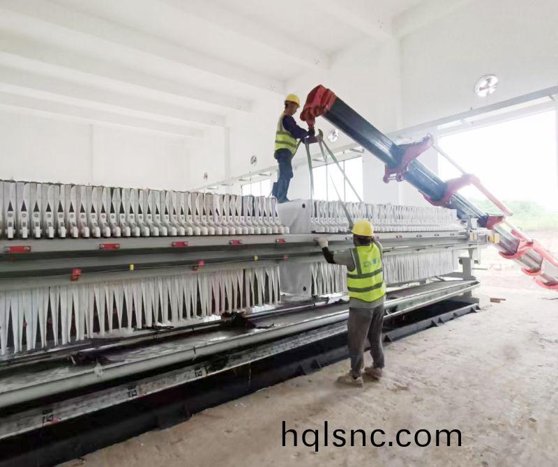 四川自貢工地雙節施工忙,堅守崗位(wei)獻力量