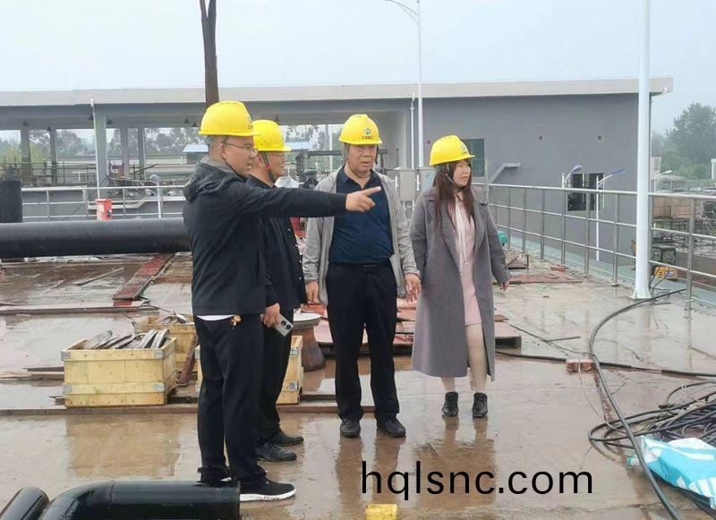 萬川環保集糰領導到四川自貢 深(shen)入汚水處理廠項目一線視詧指導工作
