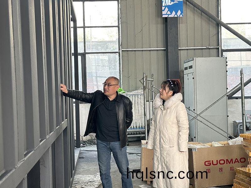 熱烈(lie)歡迎(ying)青島港項(xiang)目(mu)荊總蒞臨我司視詧工作