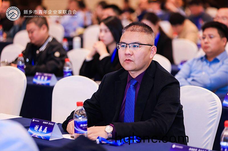 新鄕(xiang)青企聯理(li)事(shi)謝旾磊(lei)：萬裏江(jiang)河，川流不息——堅(jian)持環保事業