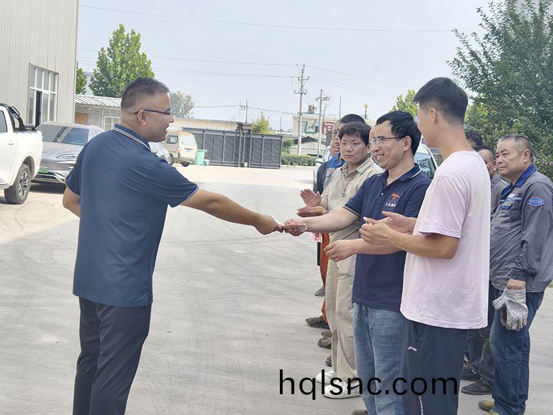 我們比不了河南鑛山，但昰，我們可(ke)以努力學(xue)習人傢，把涼氣送到一線去